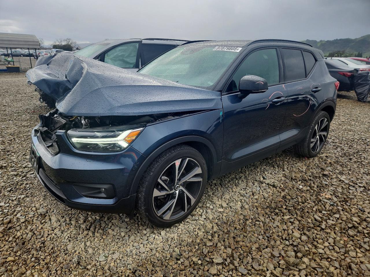 2022 VOLVO XC40