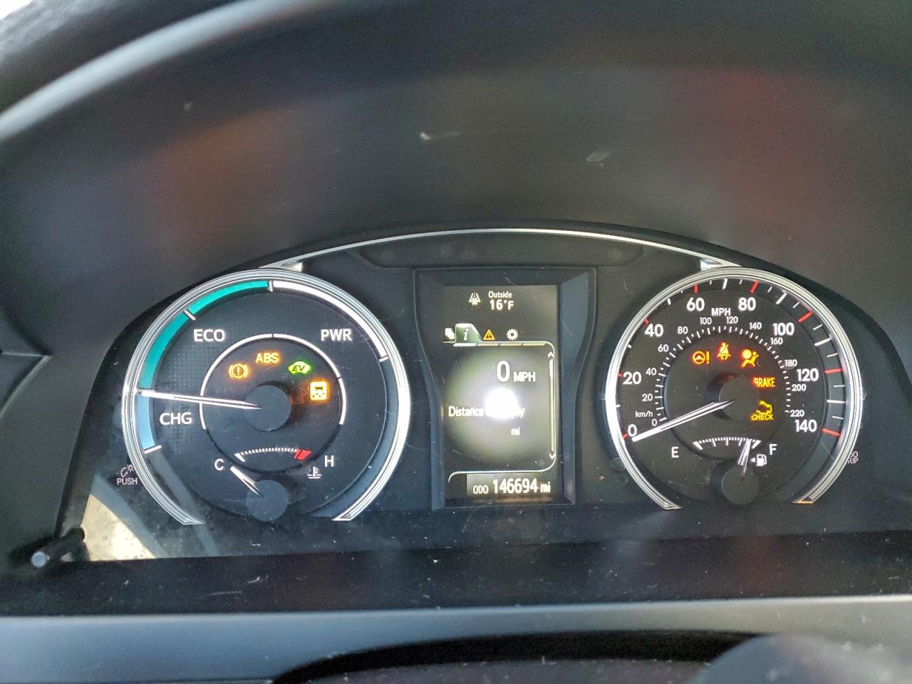 2016 TOYOTA CAMRY HYBRID photo 9