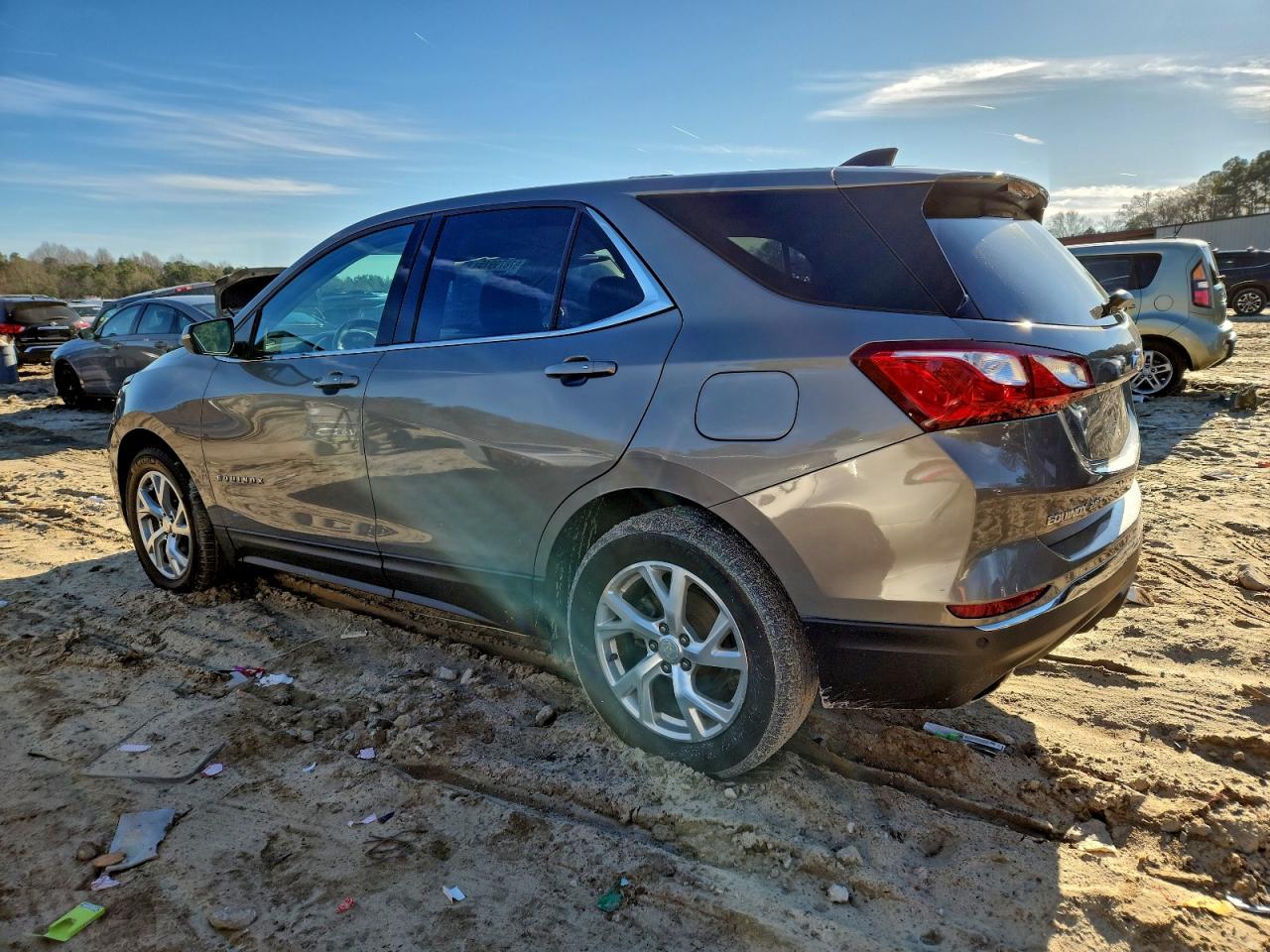 2018 CHEVROLET EQUINOX LT photo 2