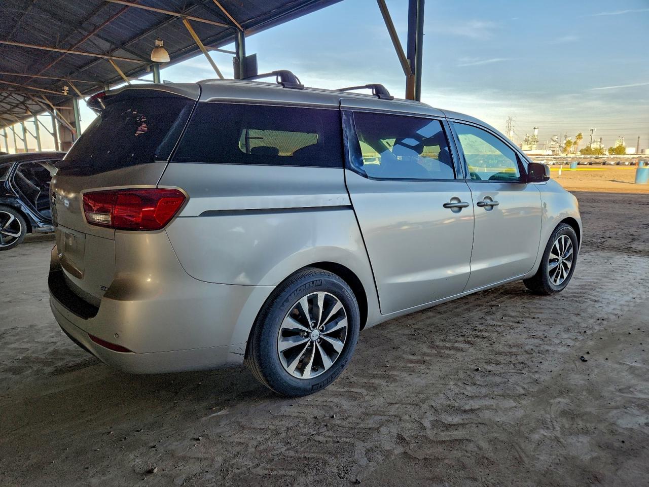 2016 KIA SEDONA EX photo 3