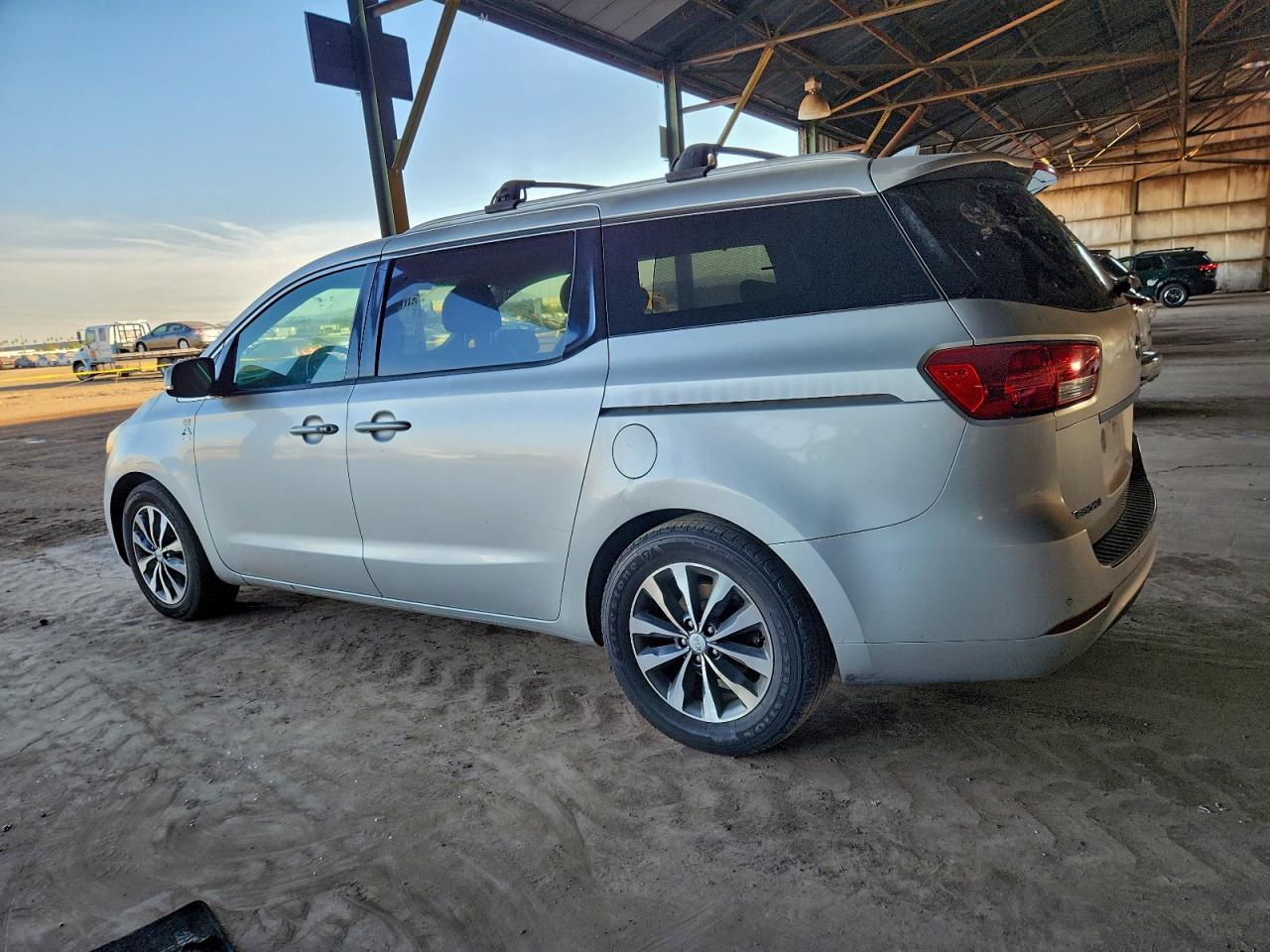 2016 KIA SEDONA EX photo 2
