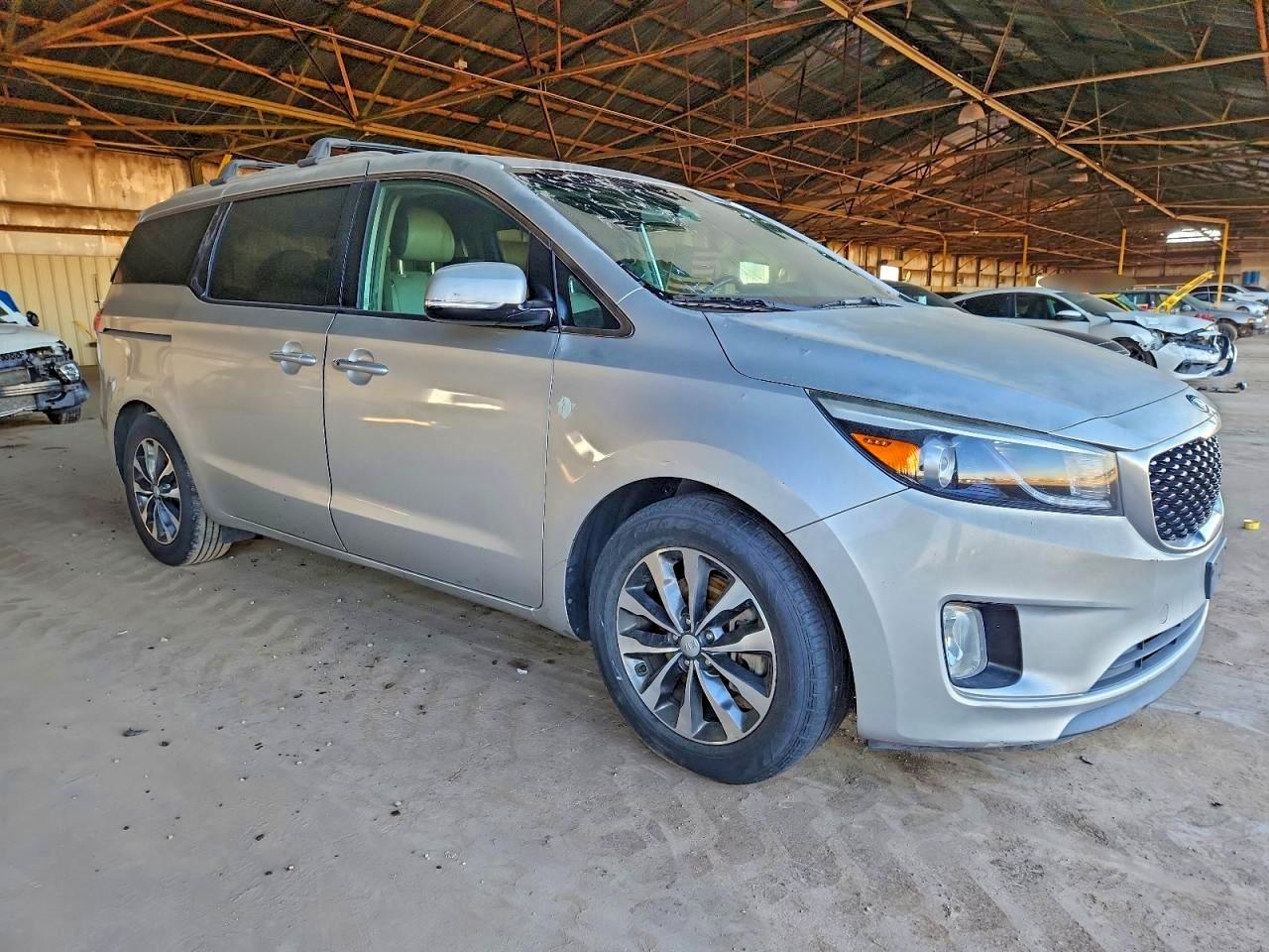 2016 KIA SEDONA EX photo 4