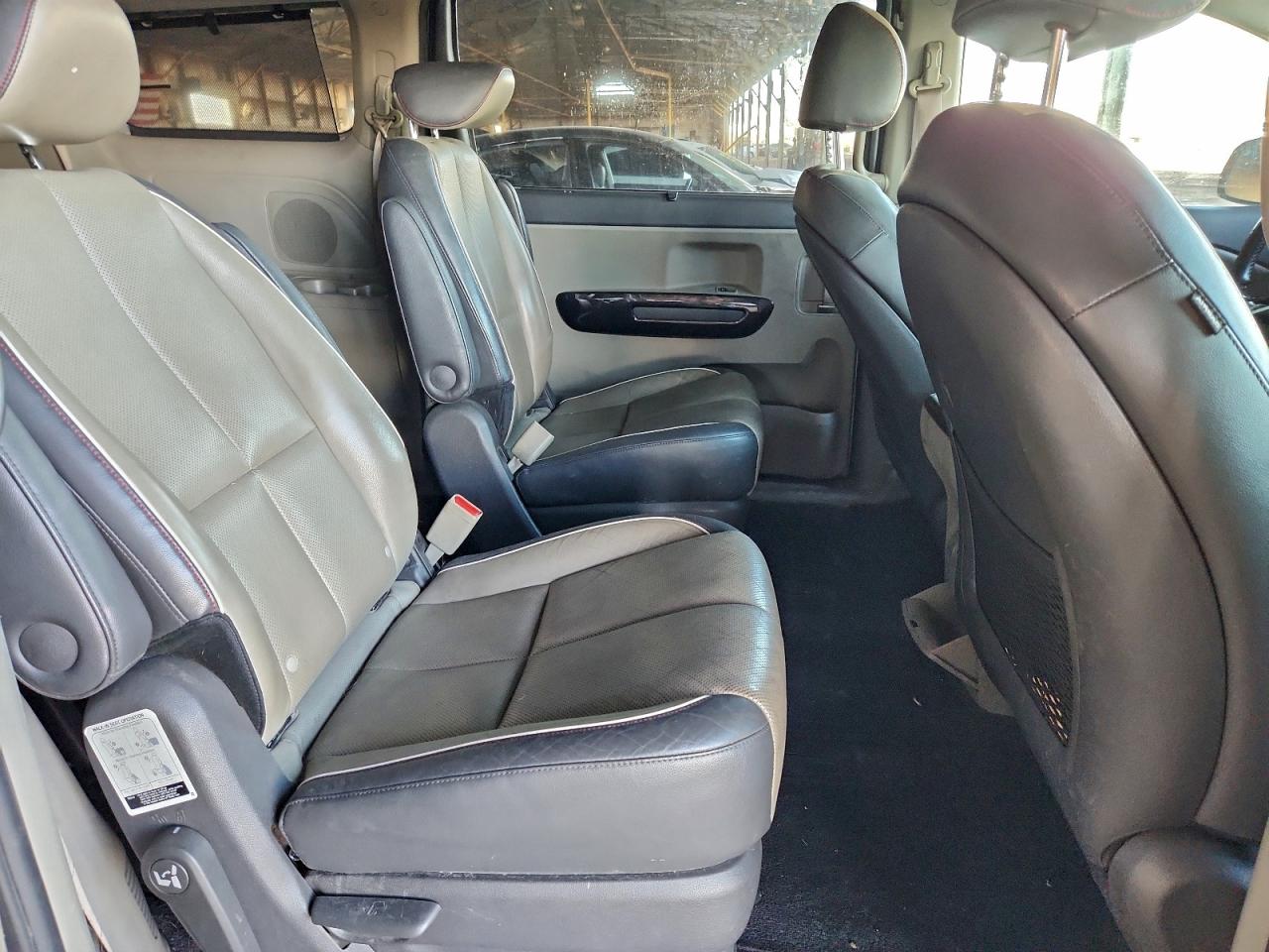 2016 KIA SEDONA EX photo 11