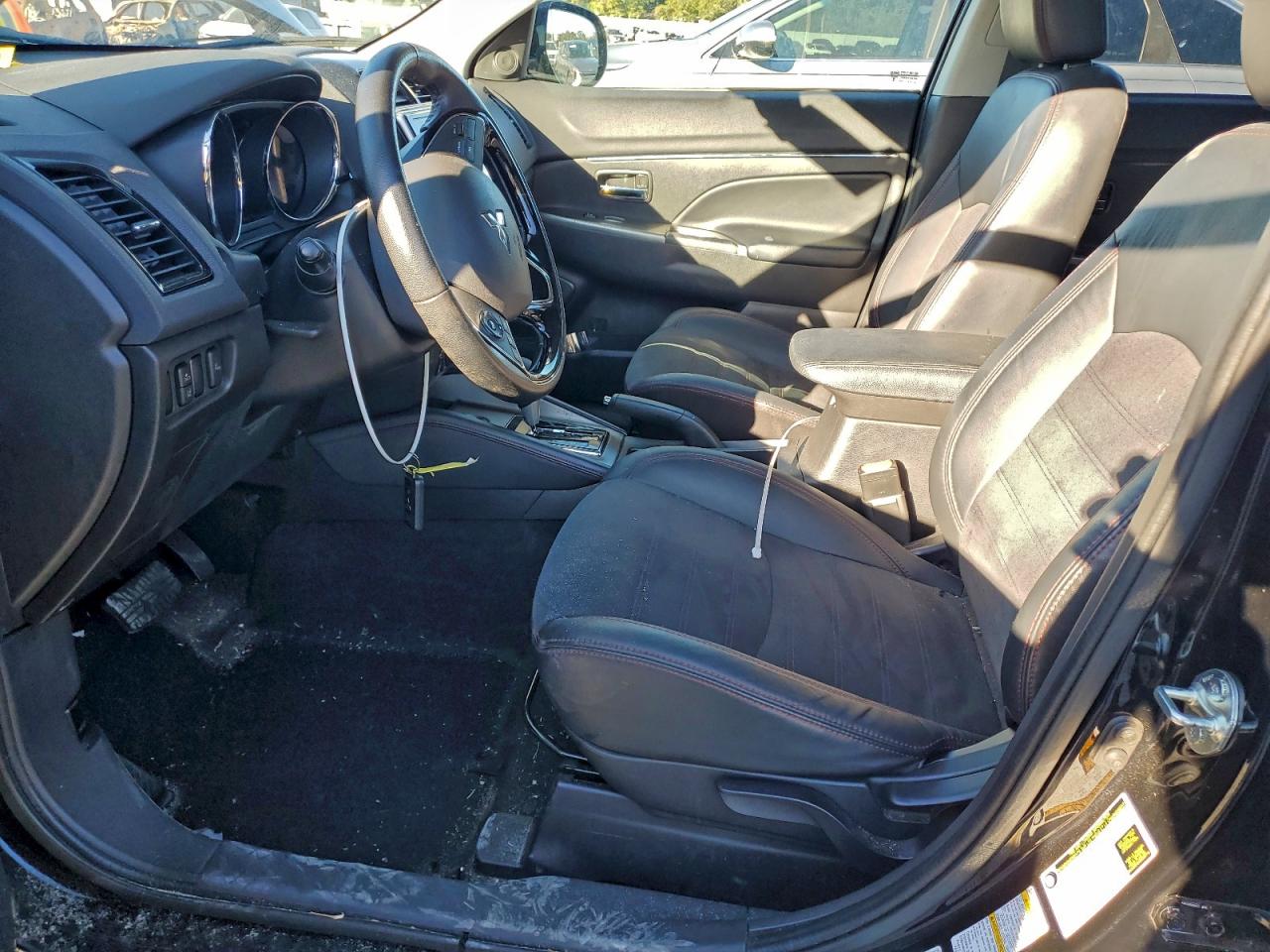 2023 MITSUBISHI OUTLANDER SPORT S/SE photo 7