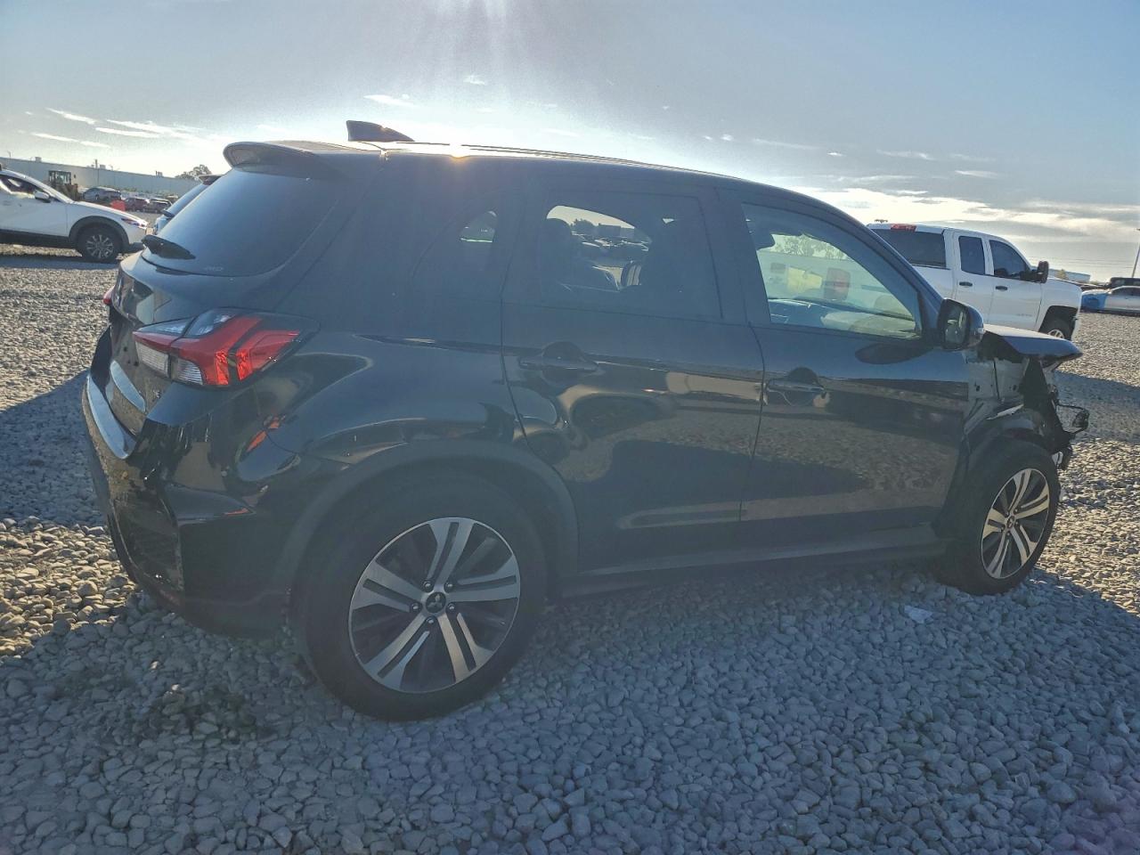 2023 MITSUBISHI OUTLANDER SPORT S/SE photo 3