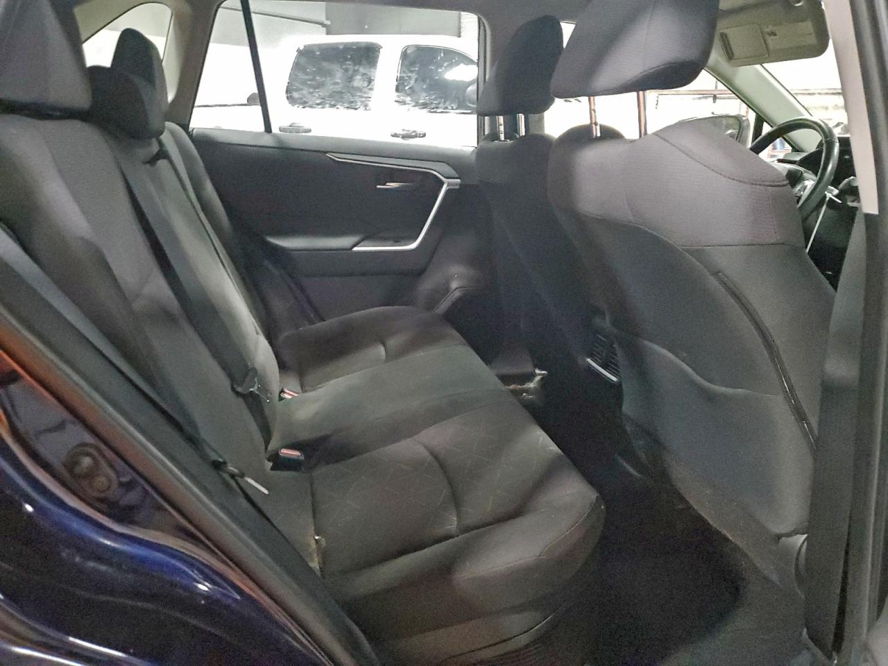 2021 TOYOTA RAV4 XLE photo 10