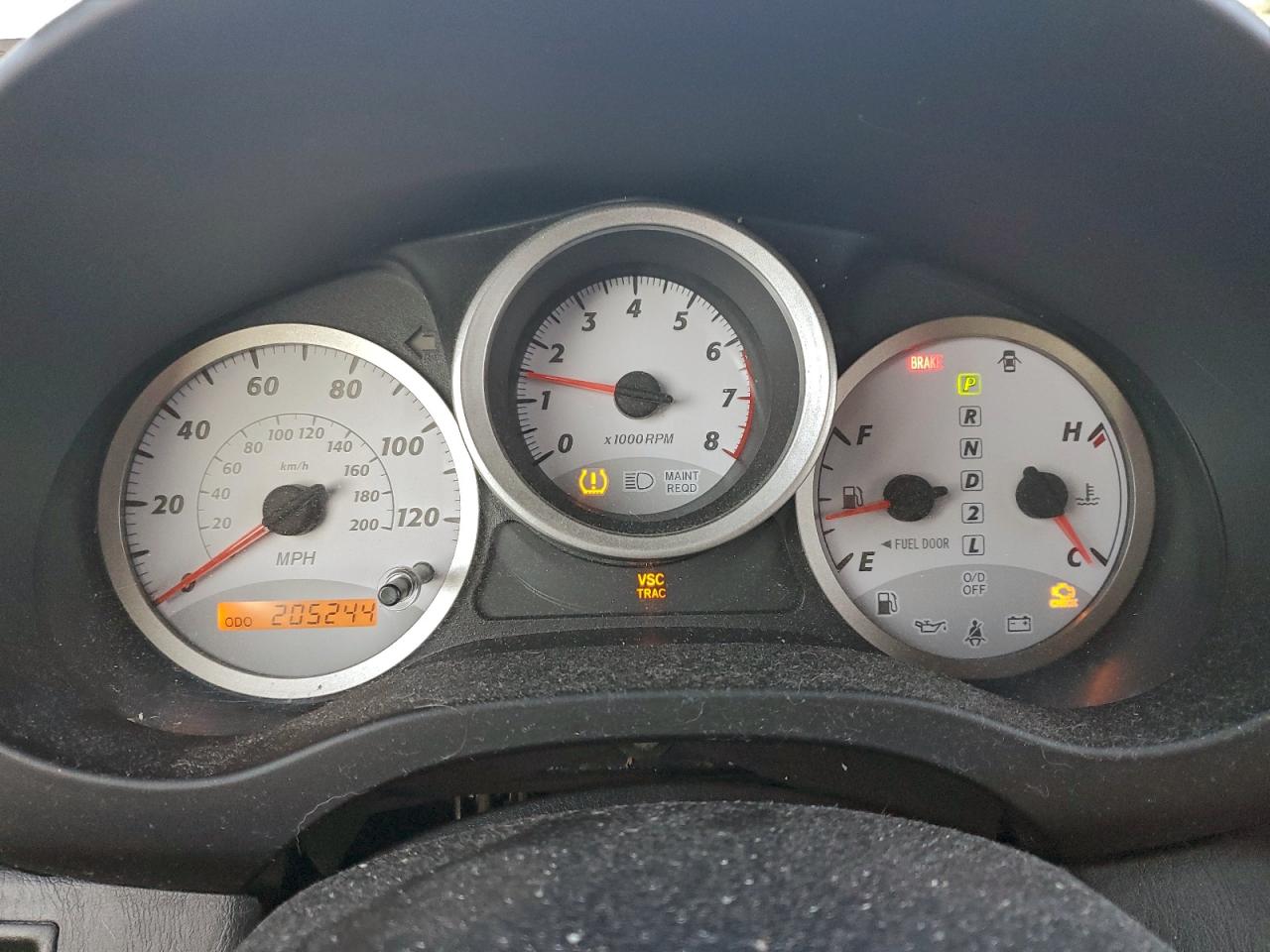 2004 TOYOTA RAV4 photo 9