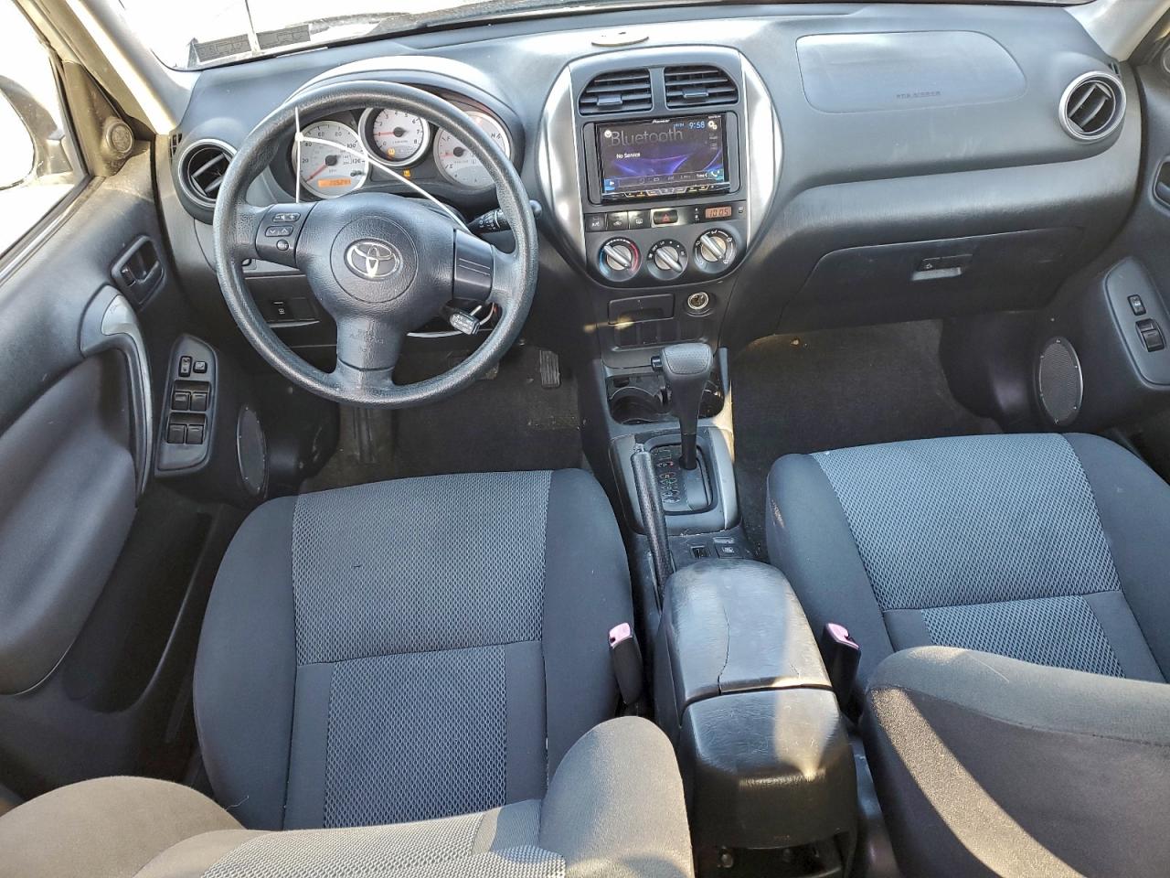 2004 TOYOTA RAV4 photo 8