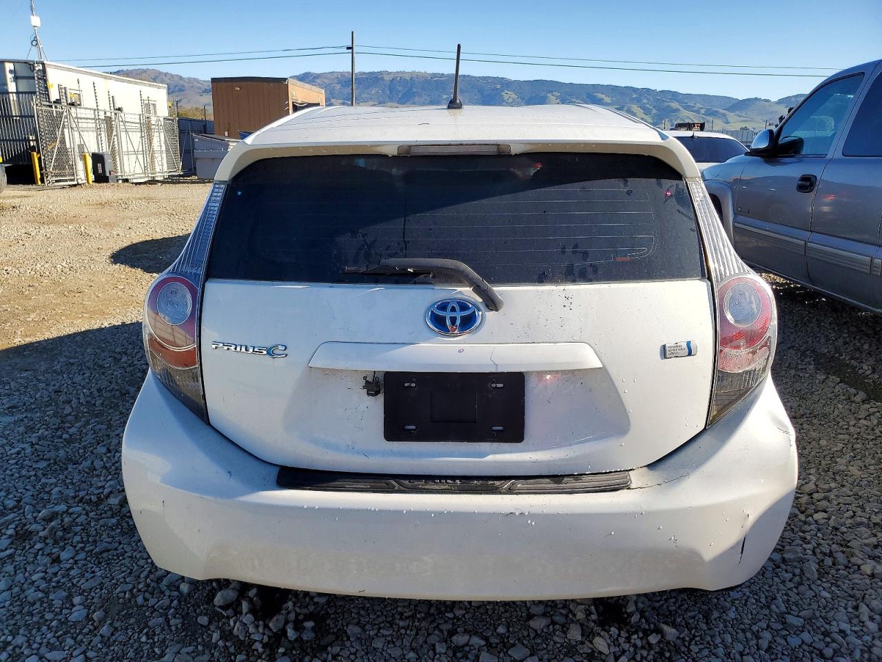 2013 TOYOTA PRIUS C photo 6