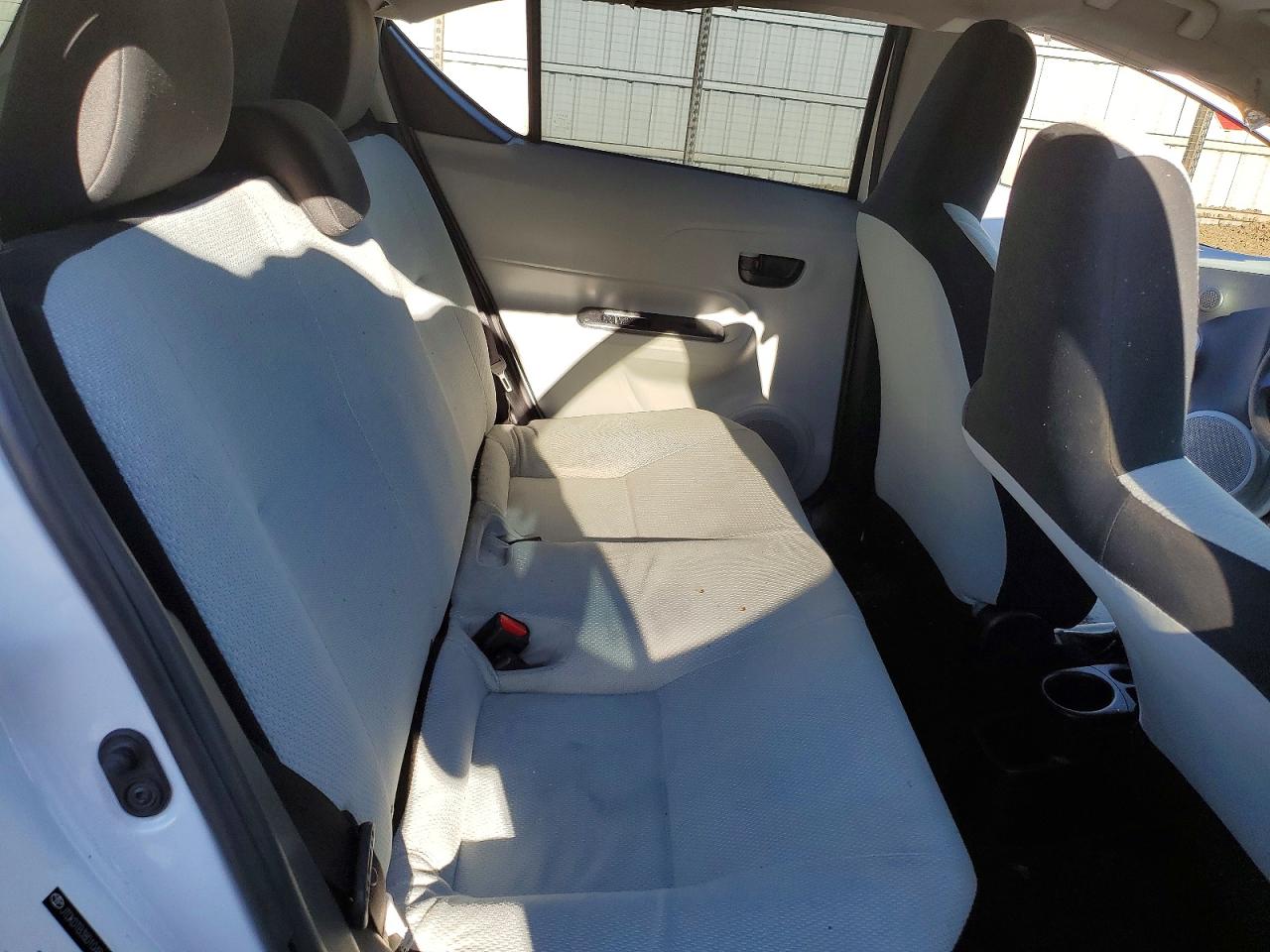 2013 TOYOTA PRIUS C photo 10