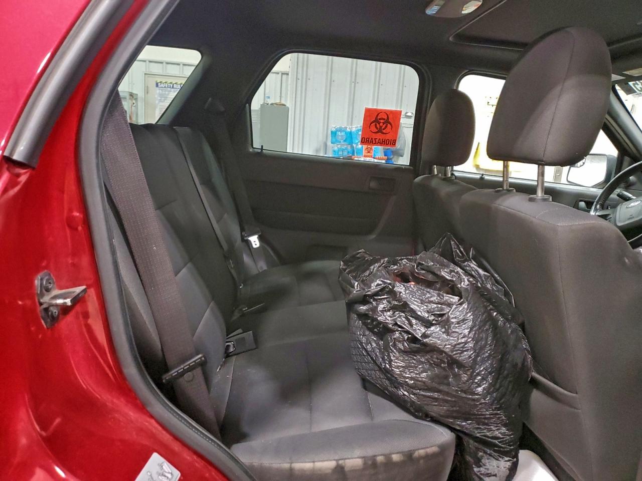 2011 FORD ESCAPE XLT photo 11