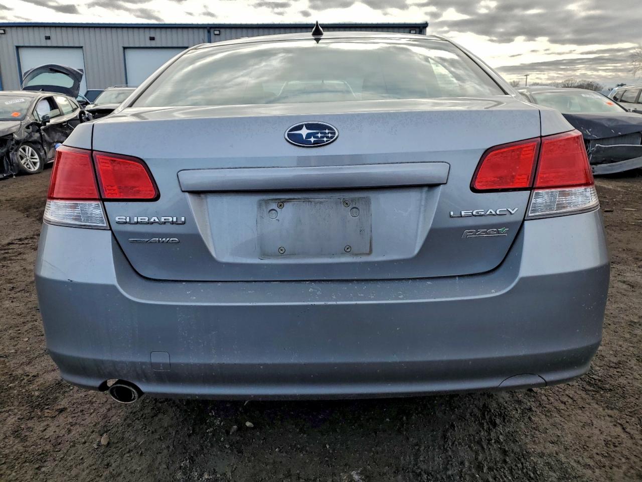 2011 SUBARU LEGACY 2.5I LIMITED photo 6