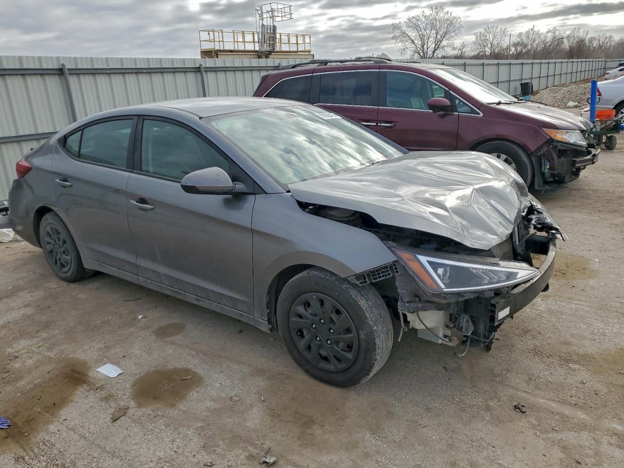 2019 HYUNDAI ELANTRA SE photo 4