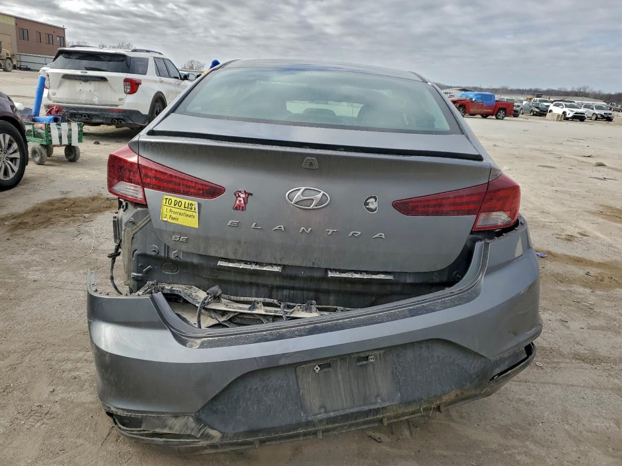 2019 HYUNDAI ELANTRA SE photo 6