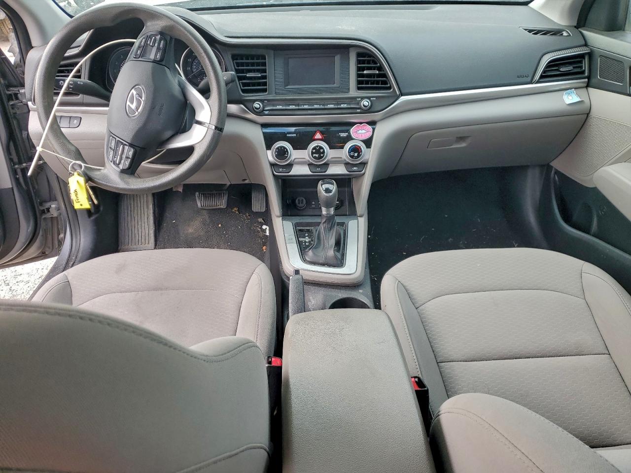 2019 HYUNDAI ELANTRA SE photo 8