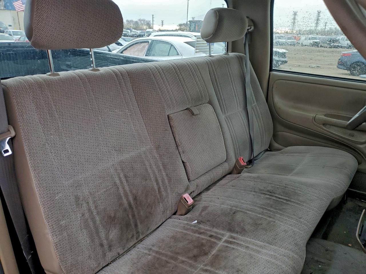 2004 TOYOTA TUNDRA photo 10