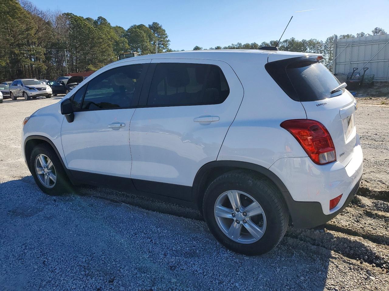 2019 CHEVROLET TRAX LS photo 2