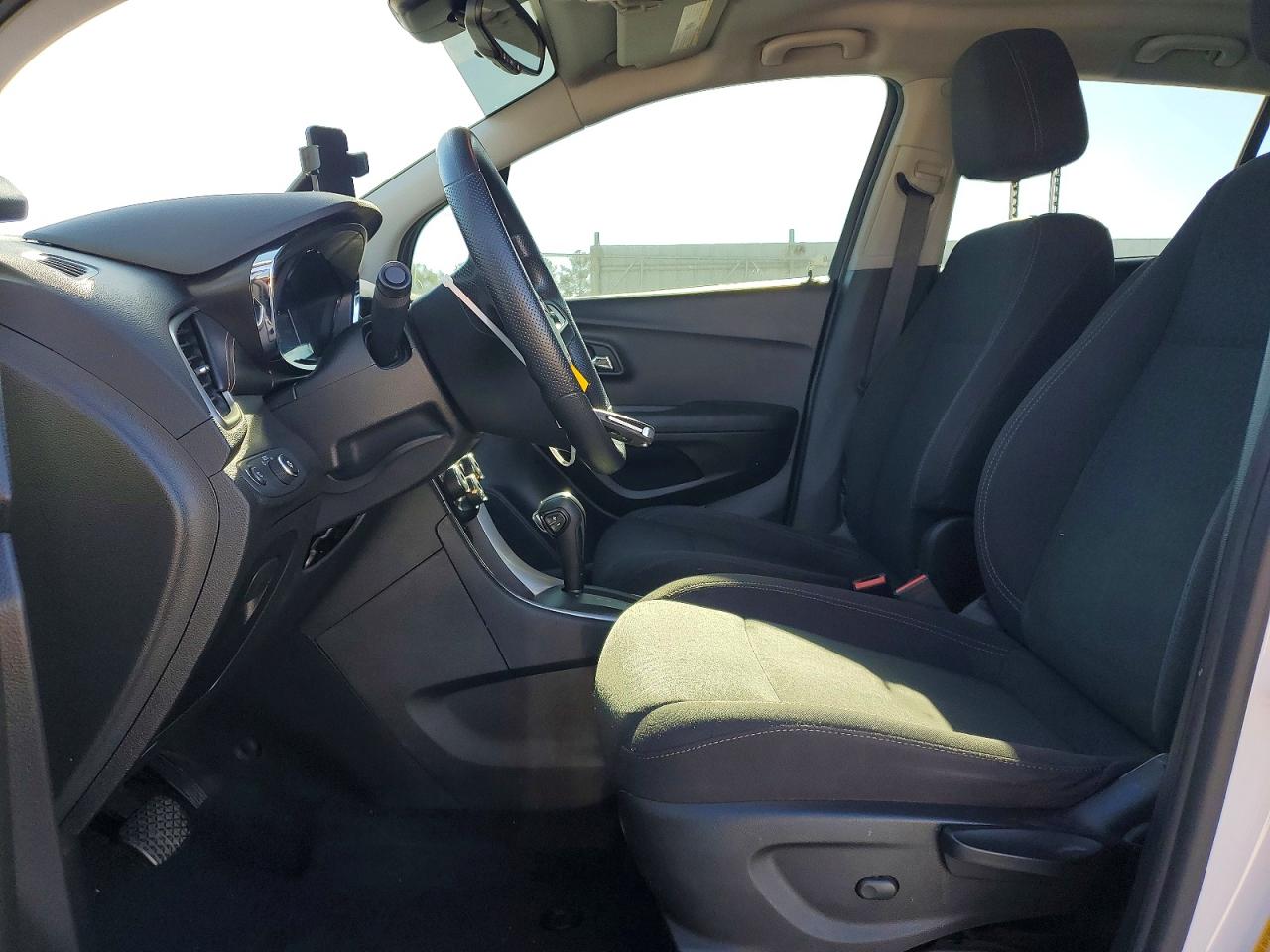 2019 CHEVROLET TRAX LS photo 7