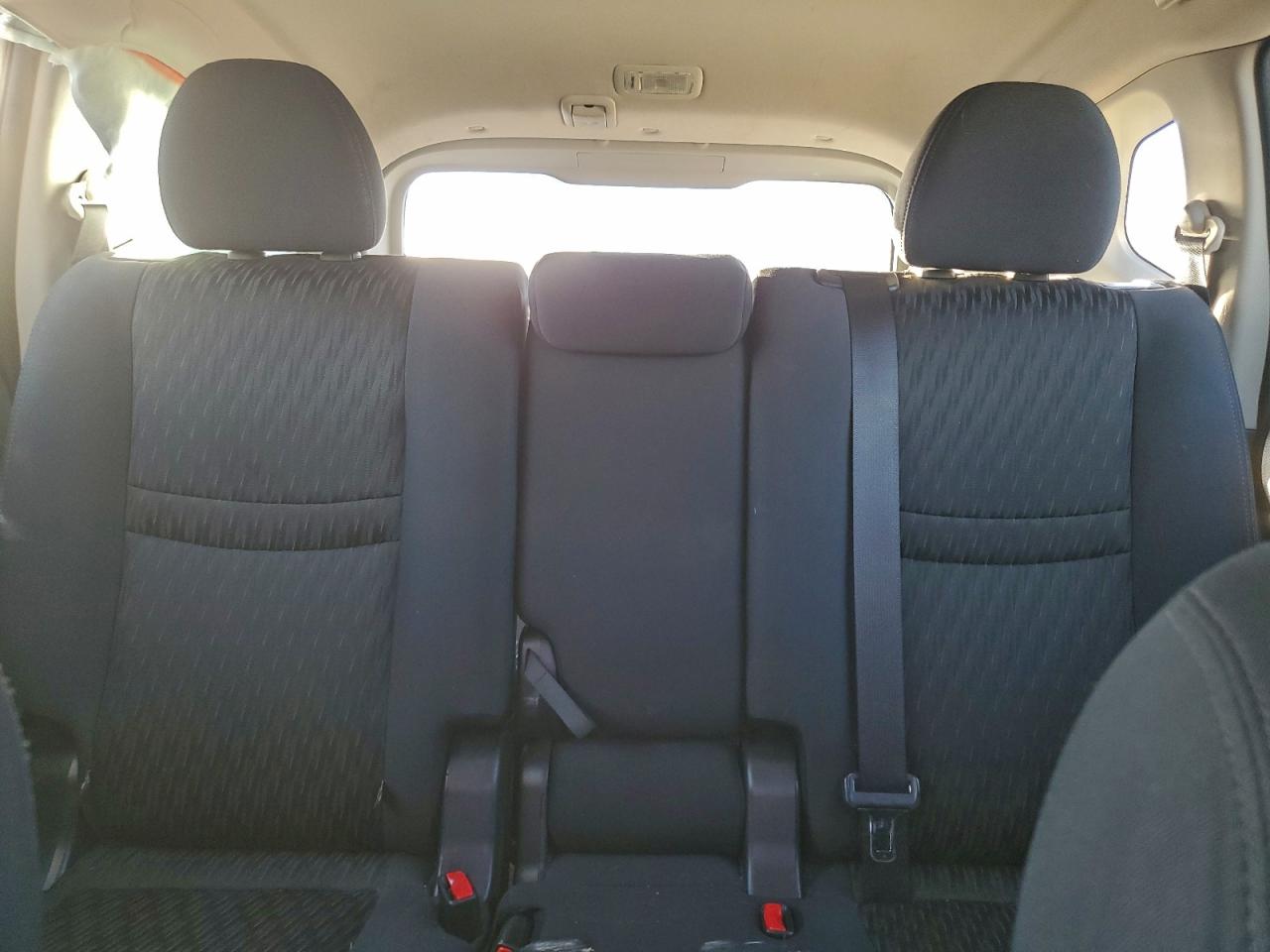 2017 NISSAN ROGUE SV photo 19