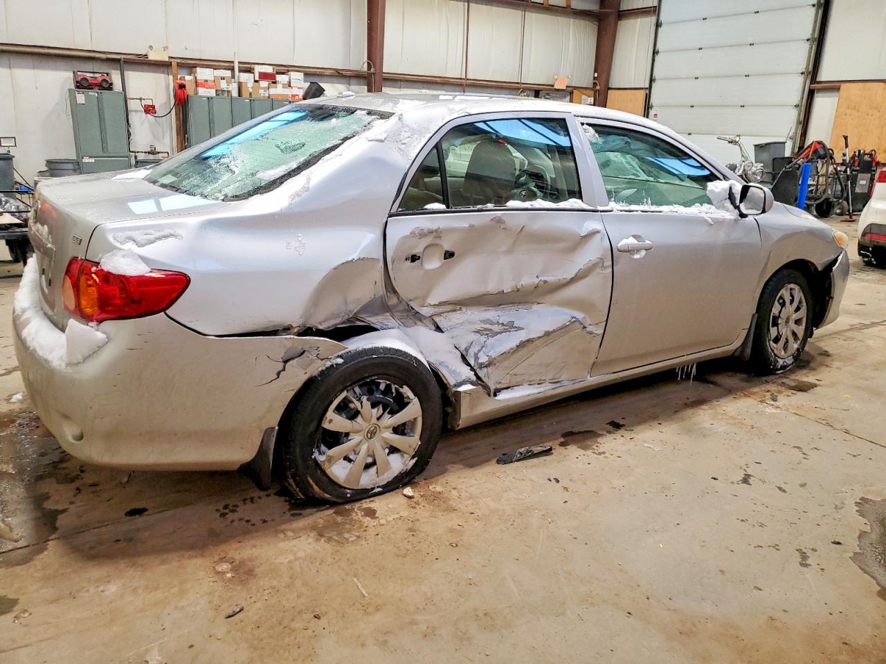 2010 TOYOTA COROLLA BASE photo 3