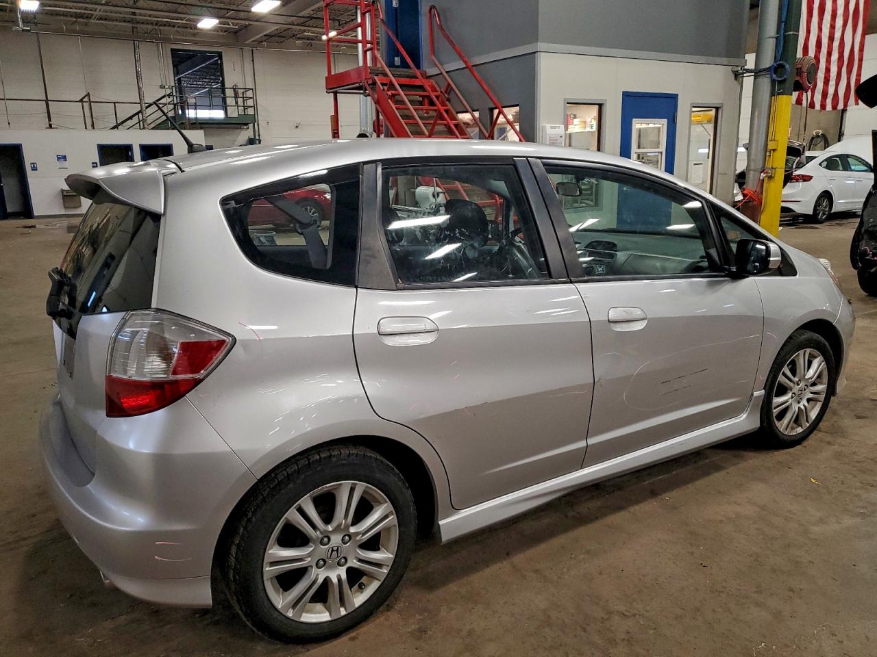 2011 HONDA FIT SPORT photo 3