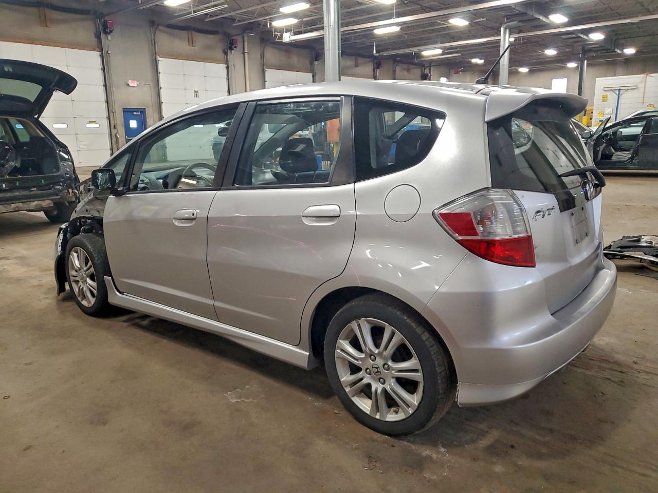 2011 HONDA FIT SPORT photo 2