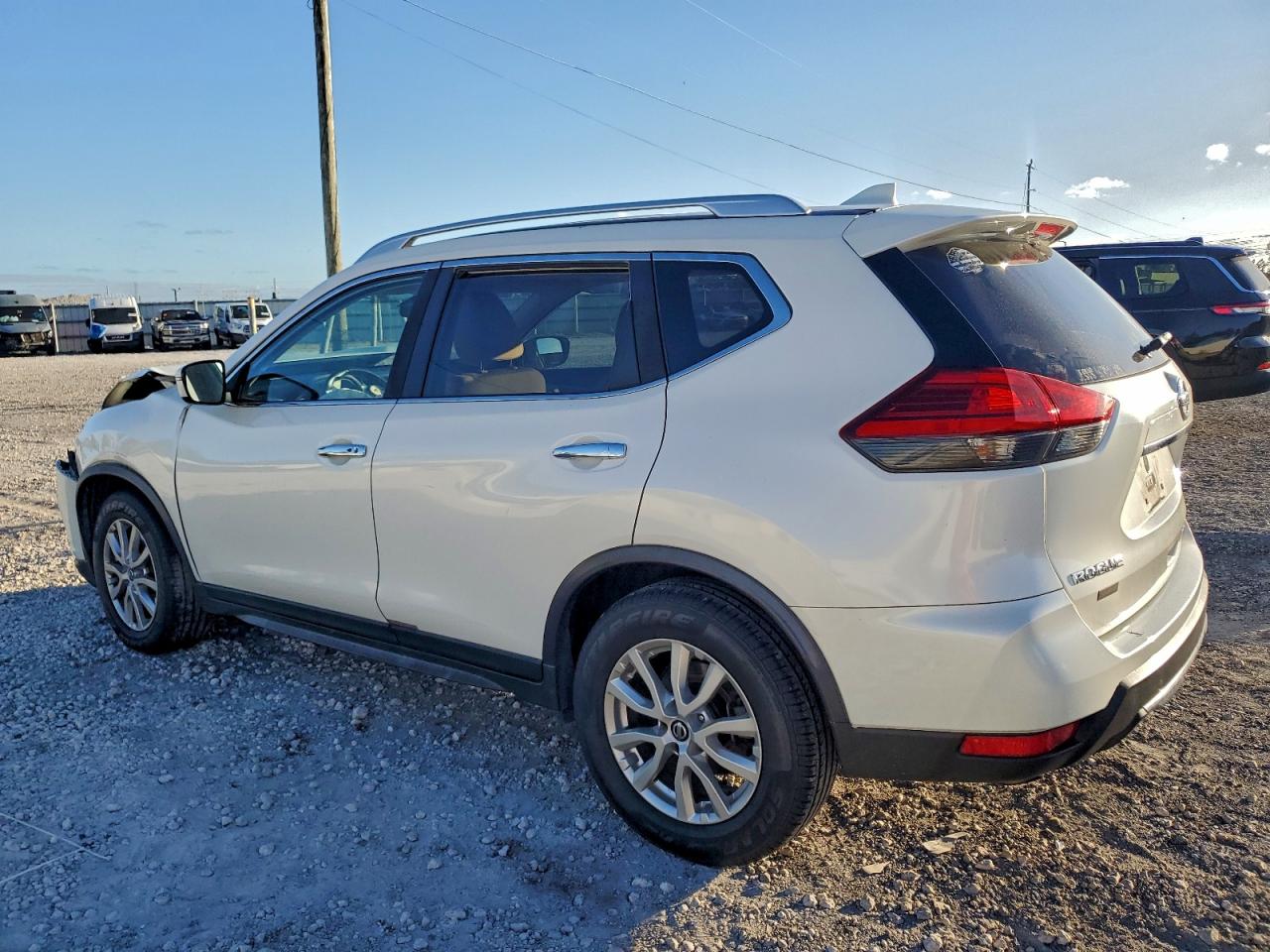 2017 NISSAN ROGUE S photo 2