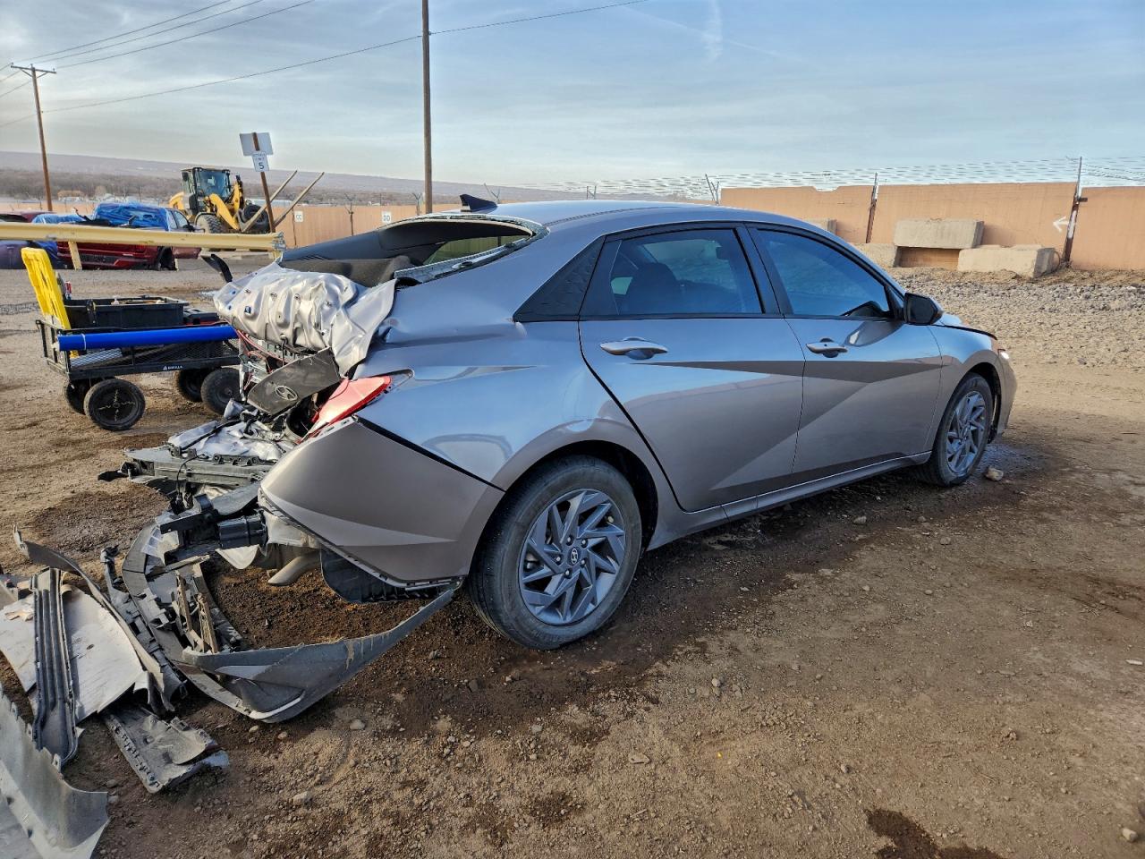2024 HYUNDAI ELANTRA SEL photo 3