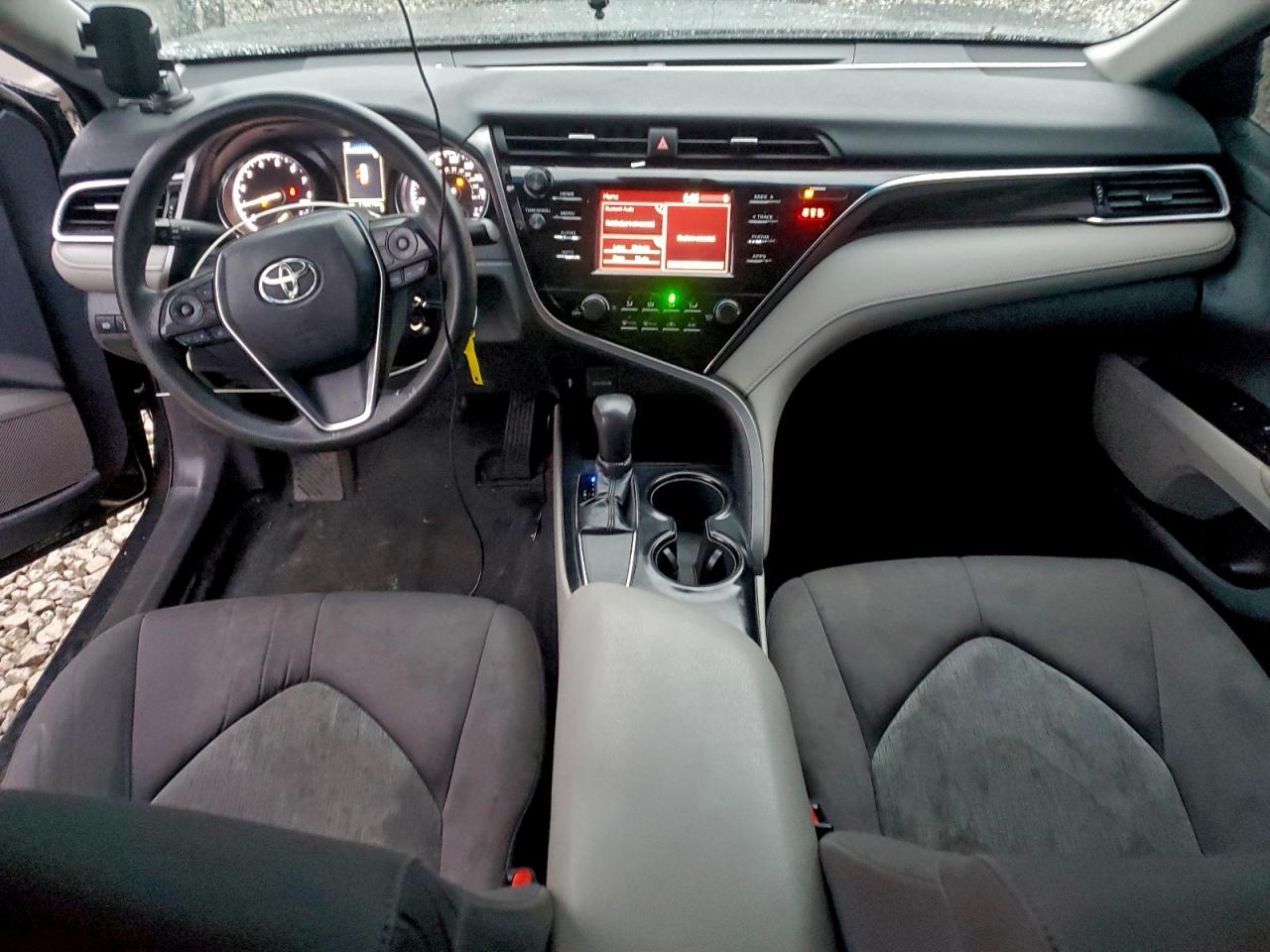 2018 TOYOTA CAMRY L photo 8