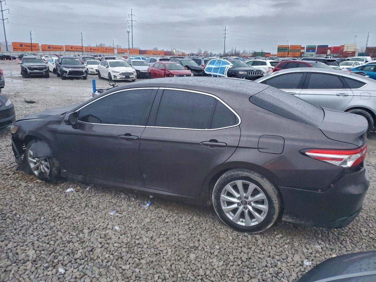 2018 TOYOTA CAMRY L photo 2