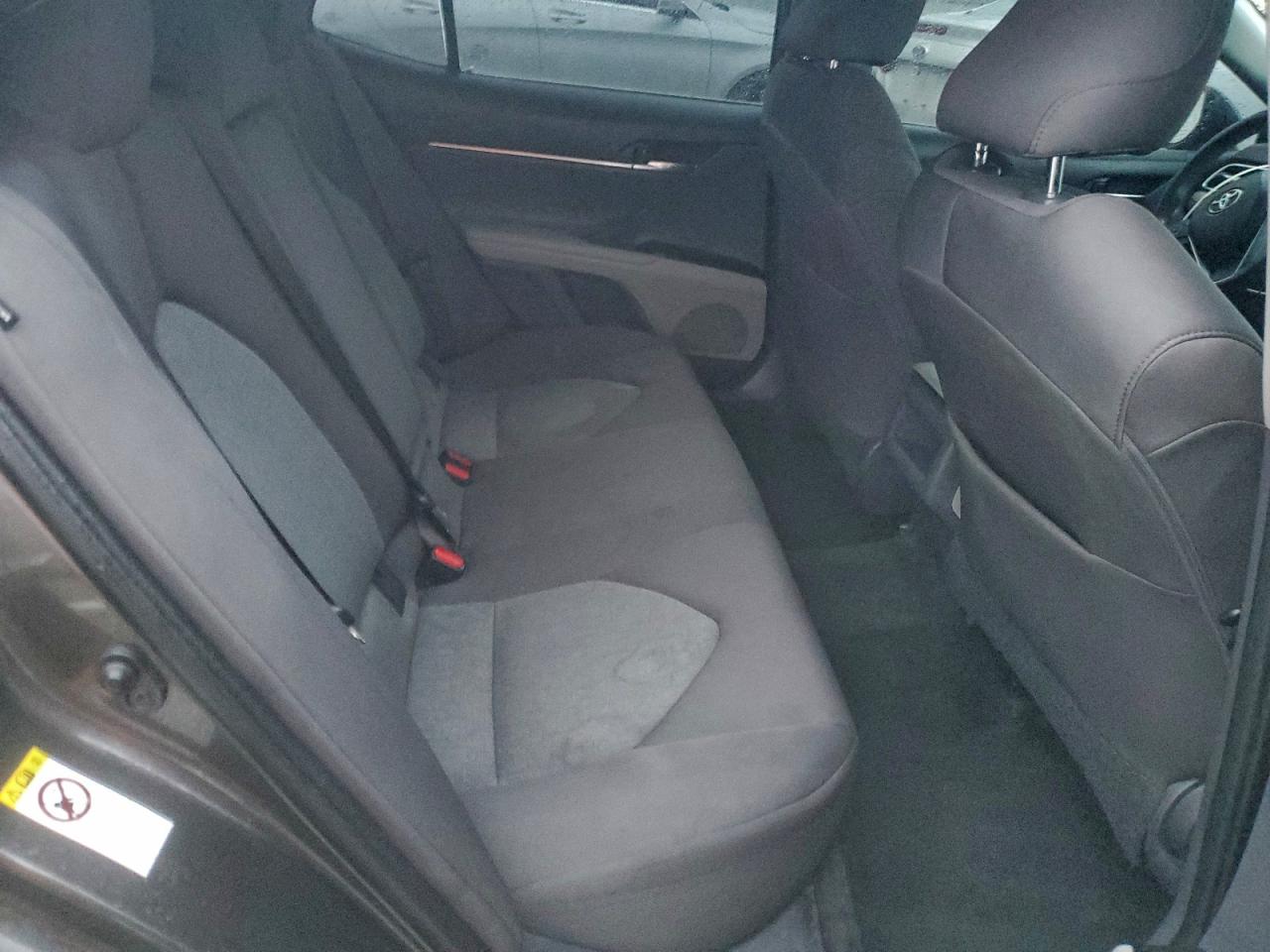 2018 TOYOTA CAMRY L photo 10
