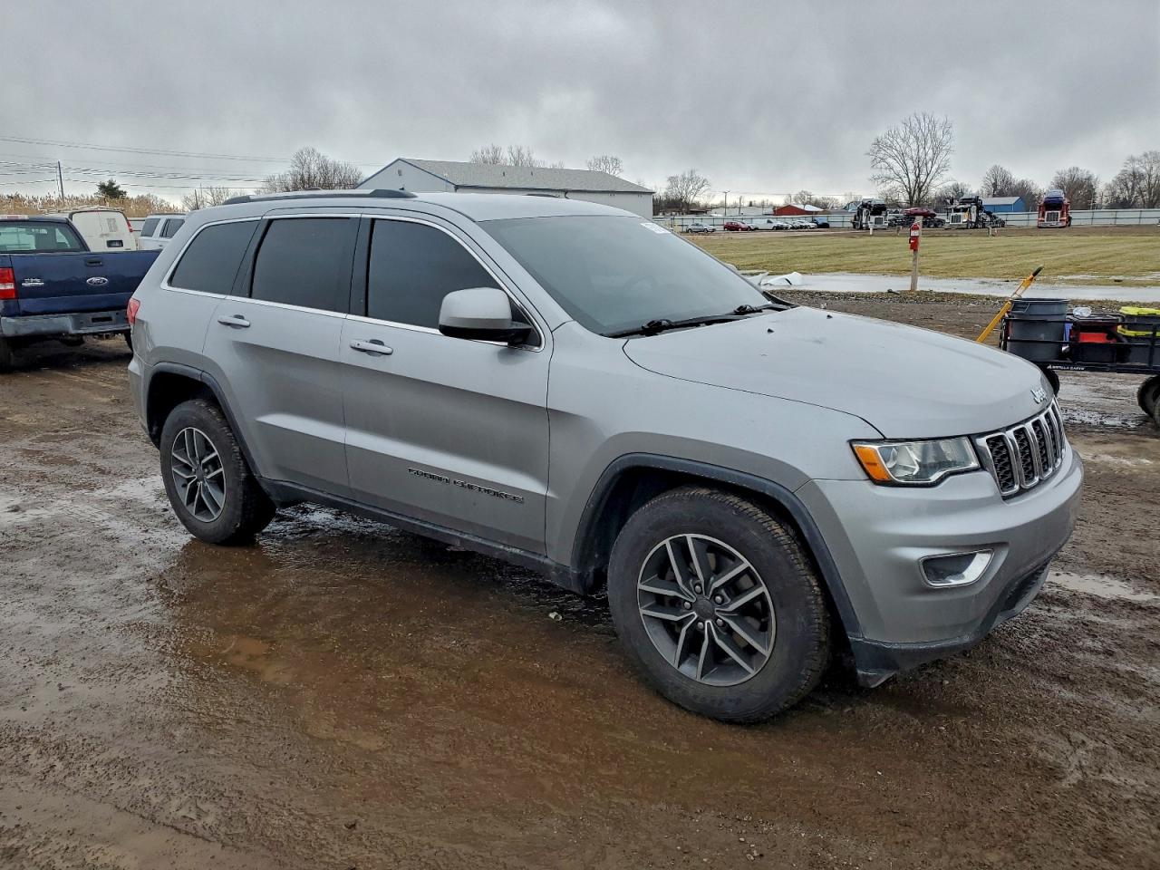 2019 JEEP GRAND CHEROKEE LAREDO photo 4