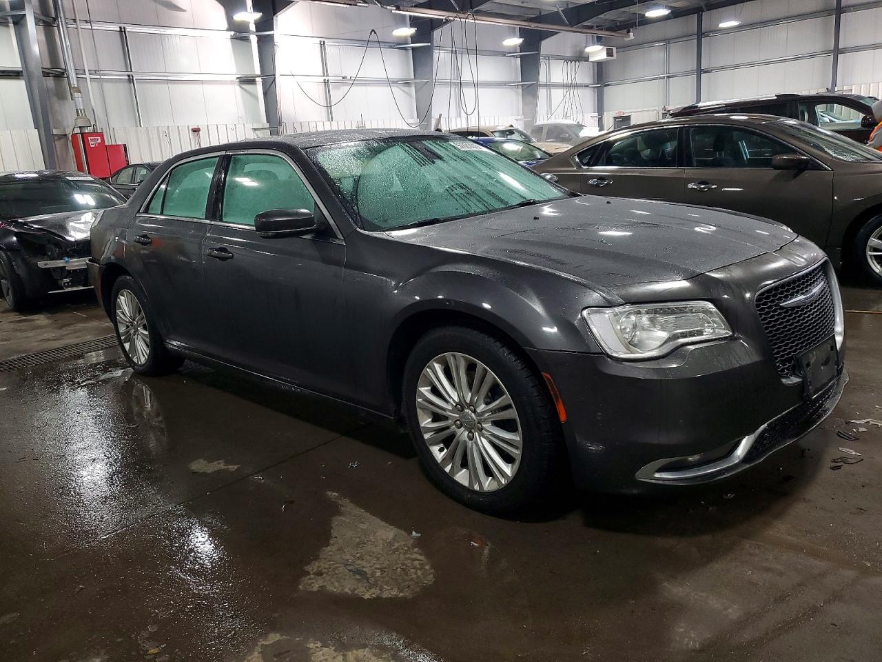 2016 CHRYSLER 300 LIMITED photo 4