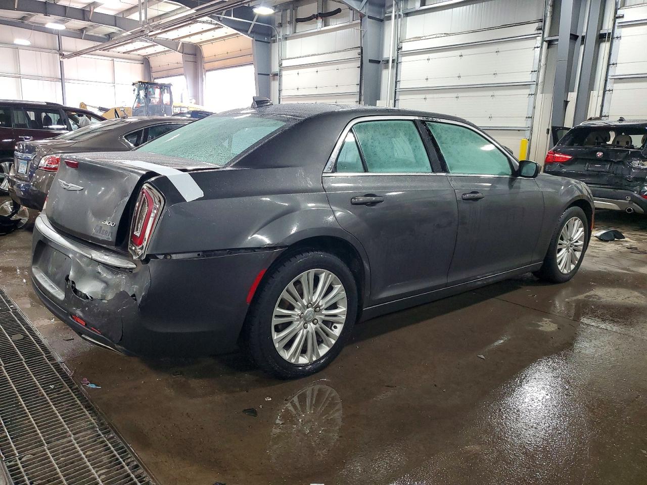 2016 CHRYSLER 300 LIMITED photo 3