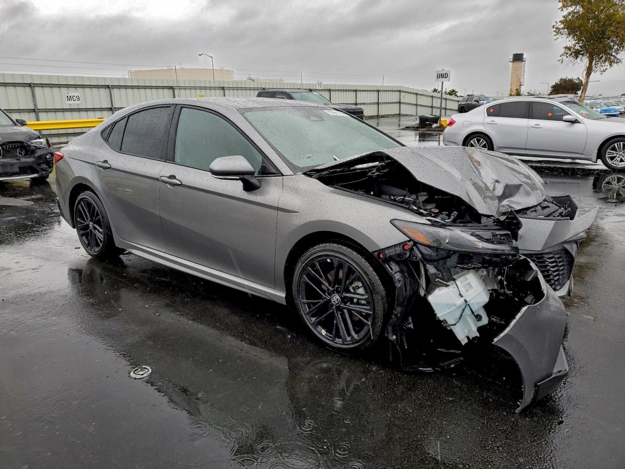 2025 TOYOTA CAMRY XSE photo 4