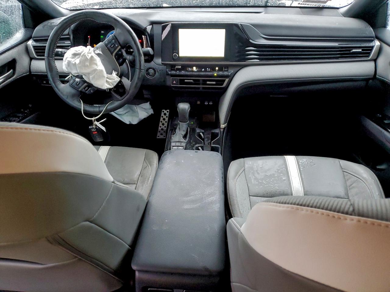 2025 TOYOTA CAMRY XSE photo 8