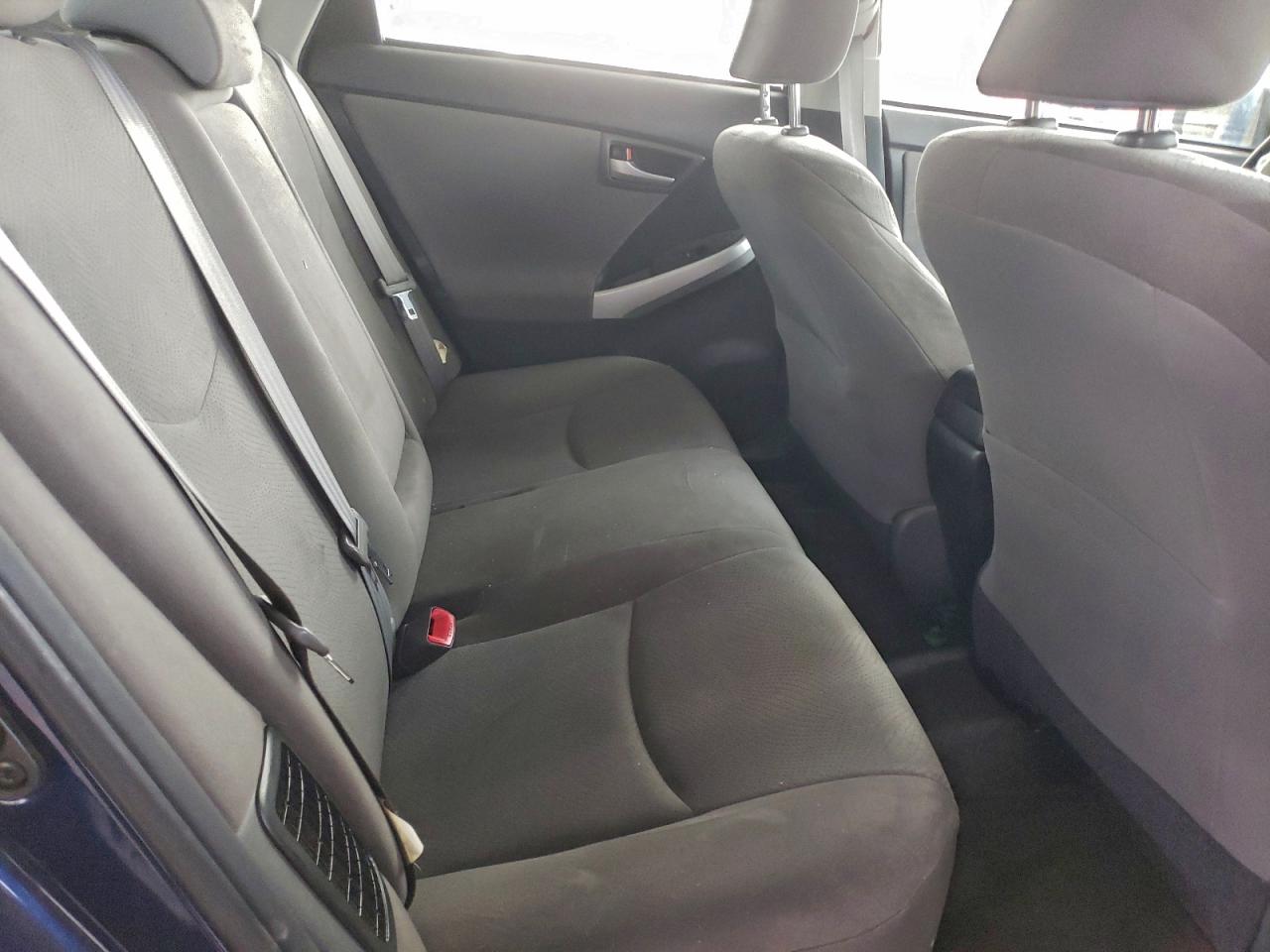 2014 TOYOTA PRIUS photo 10