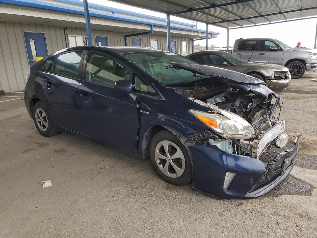2014 TOYOTA PRIUS photo 4