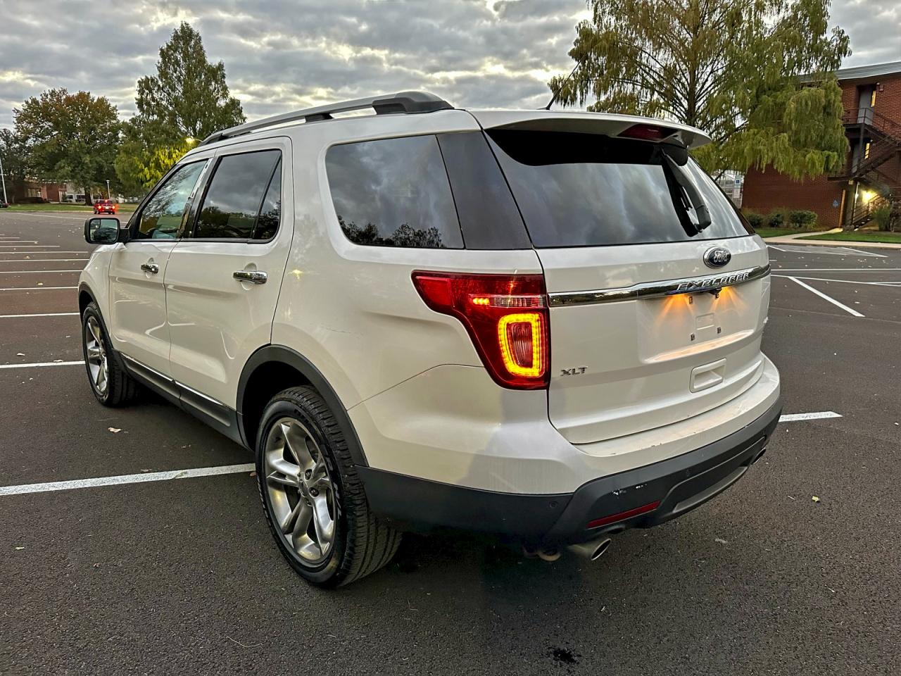 2014 FORD EXPLORER XLT photo 3