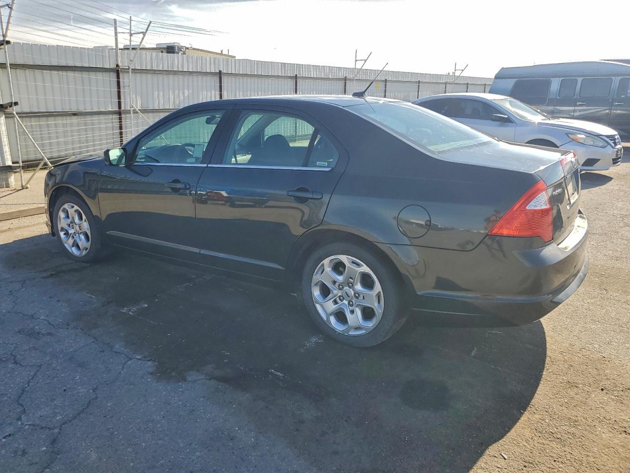 2010 FORD FUSION SE photo 2
