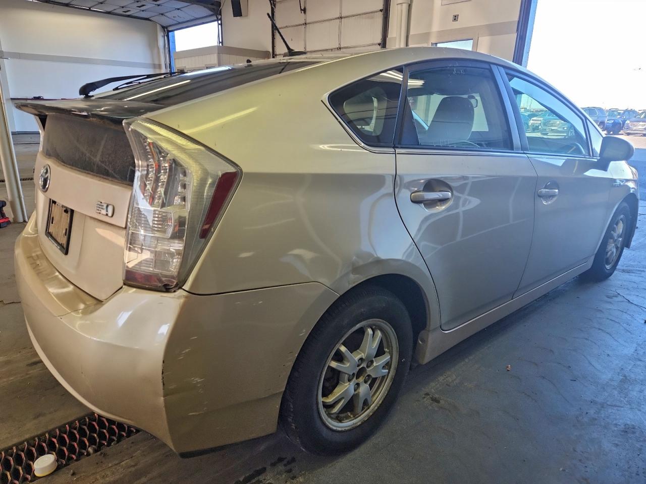 2010 TOYOTA PRIUS photo 3