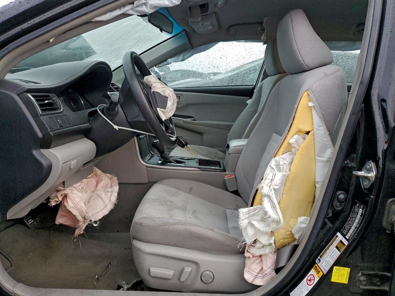 2017 TOYOTA CAMRY LE photo 7