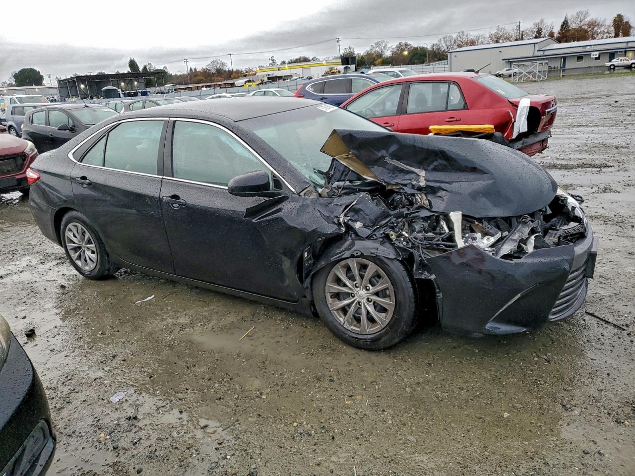 2017 TOYOTA CAMRY LE photo 4