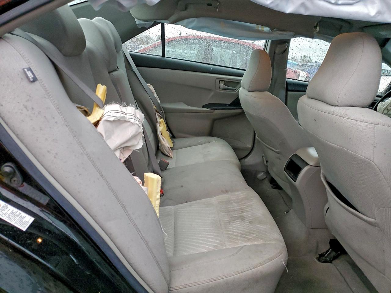 2017 TOYOTA CAMRY LE photo 10