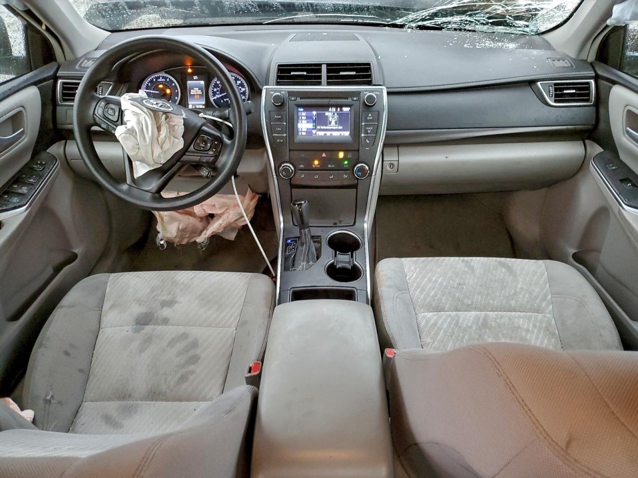 2017 TOYOTA CAMRY LE photo 8