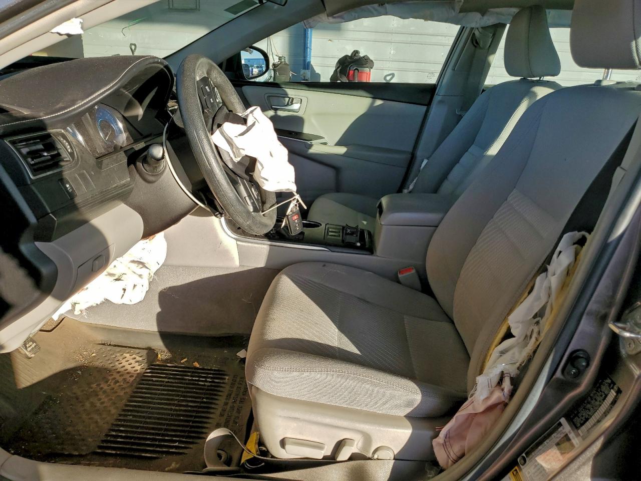 2017 TOYOTA CAMRY HYBRID photo 7