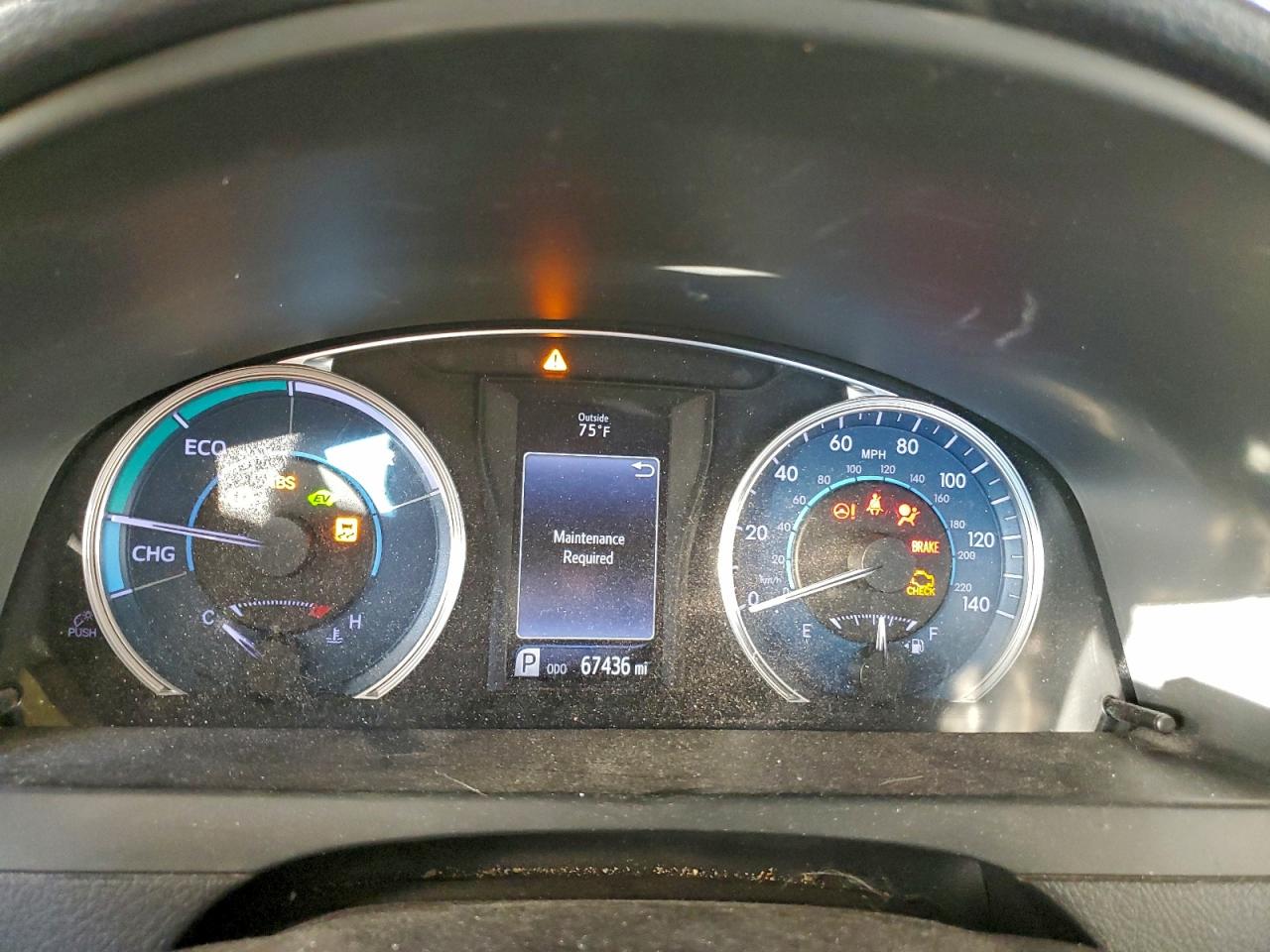 2017 TOYOTA CAMRY HYBRID photo 9