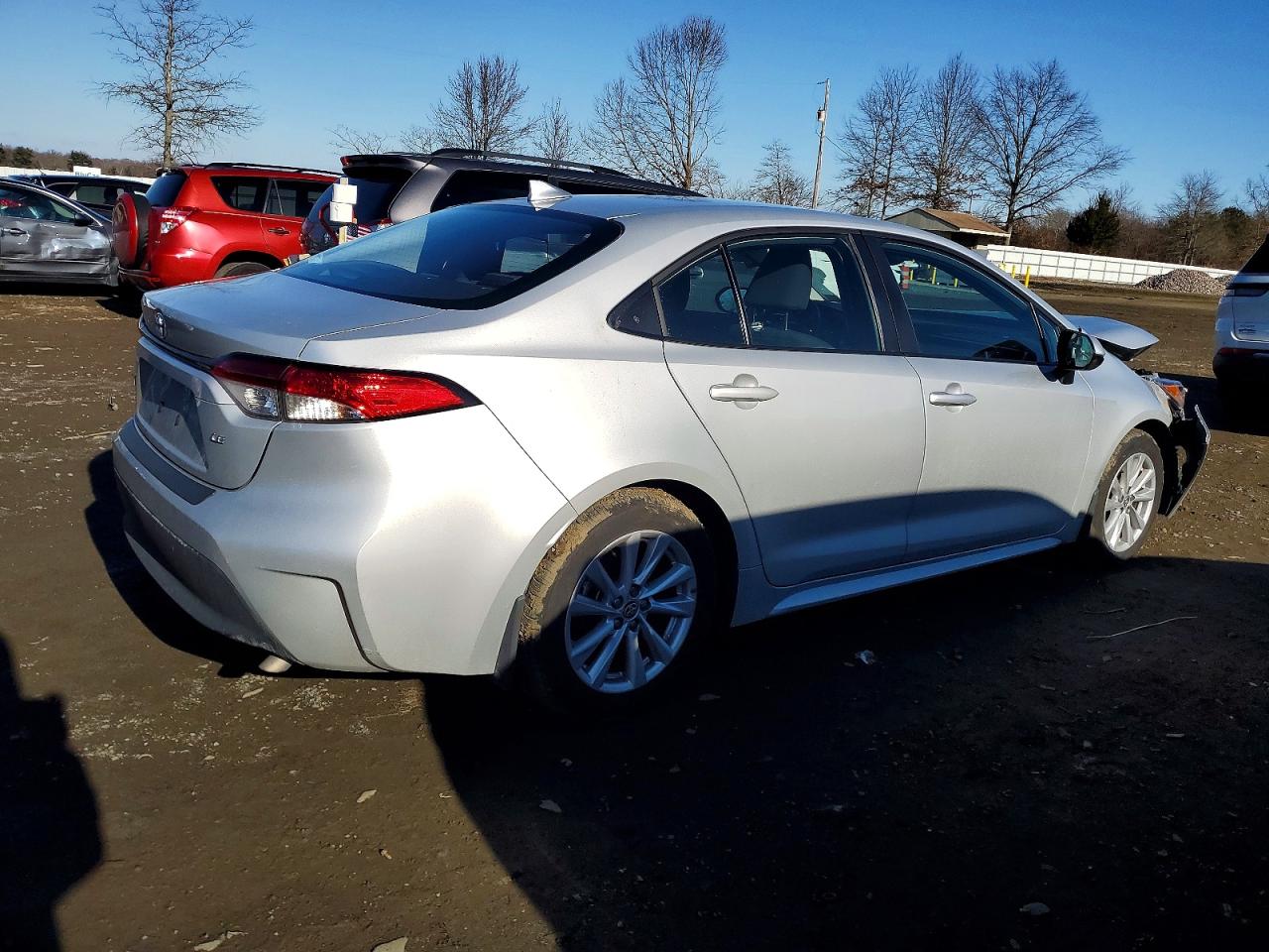2025 TOYOTA COROLLA LE photo 3