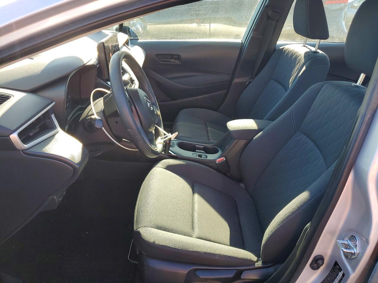 2025 TOYOTA COROLLA LE photo 7