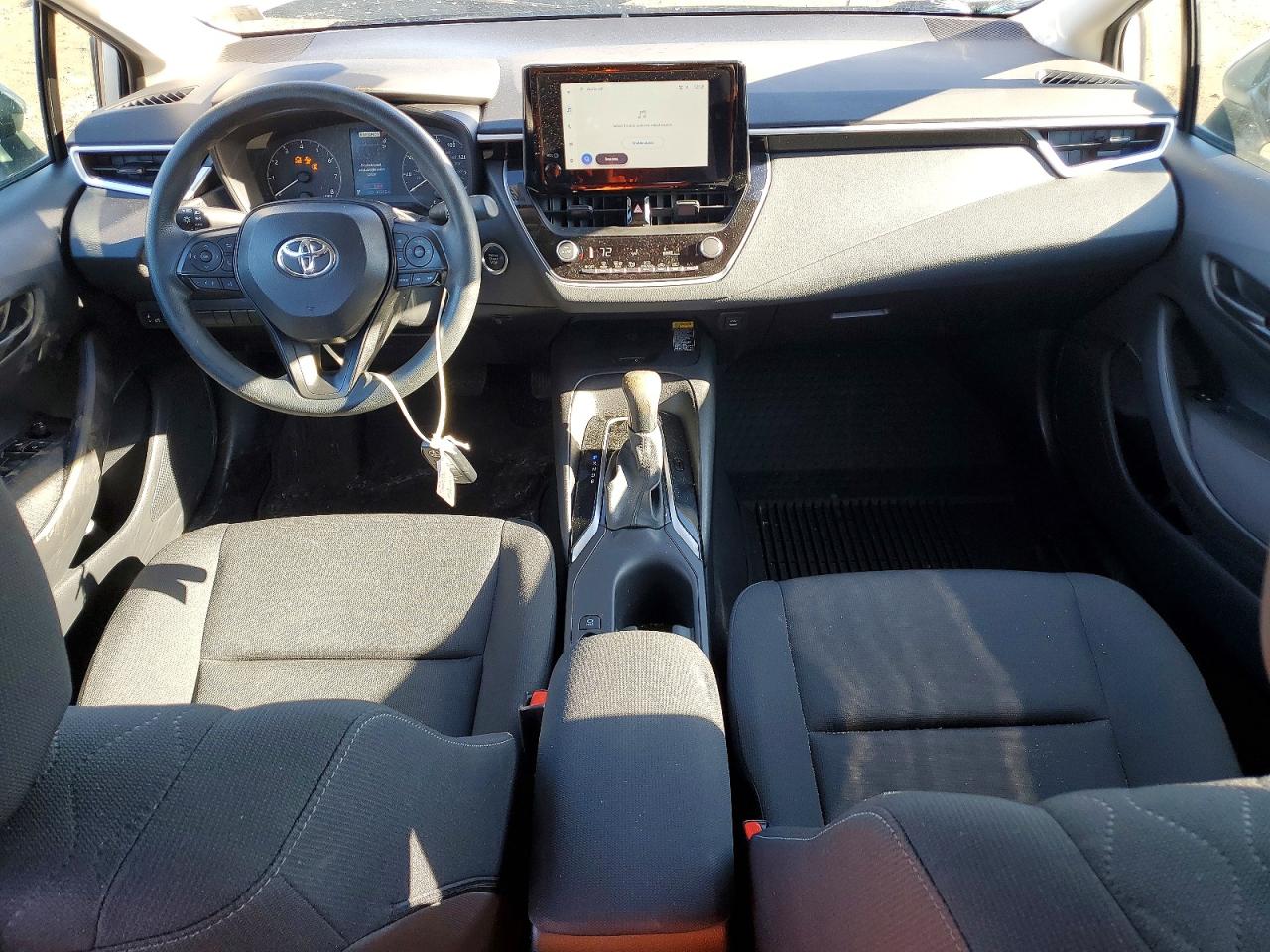 2025 TOYOTA COROLLA LE photo 8